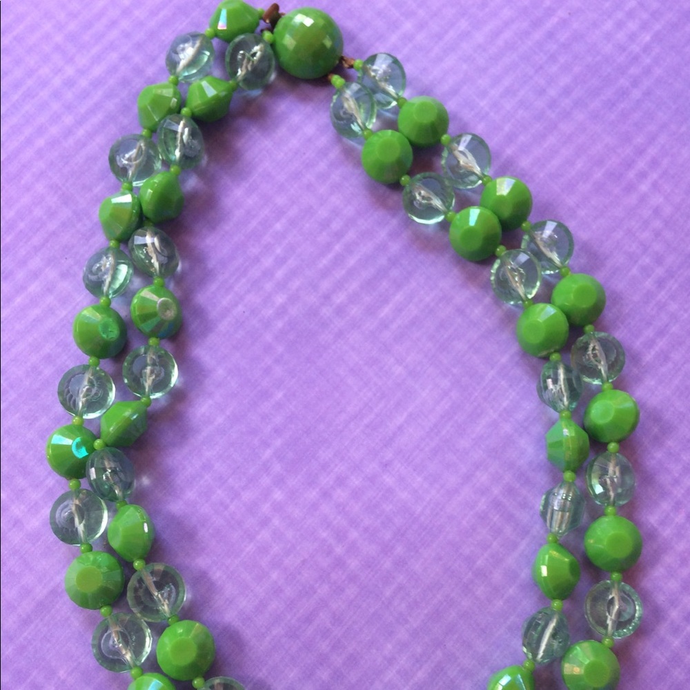Vintage Austrian acrylic bright green necklace